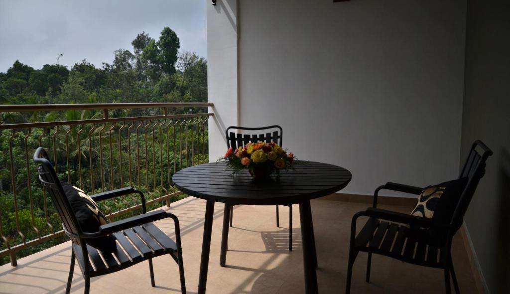 Spice Grove Hotel Thekkady Room photo