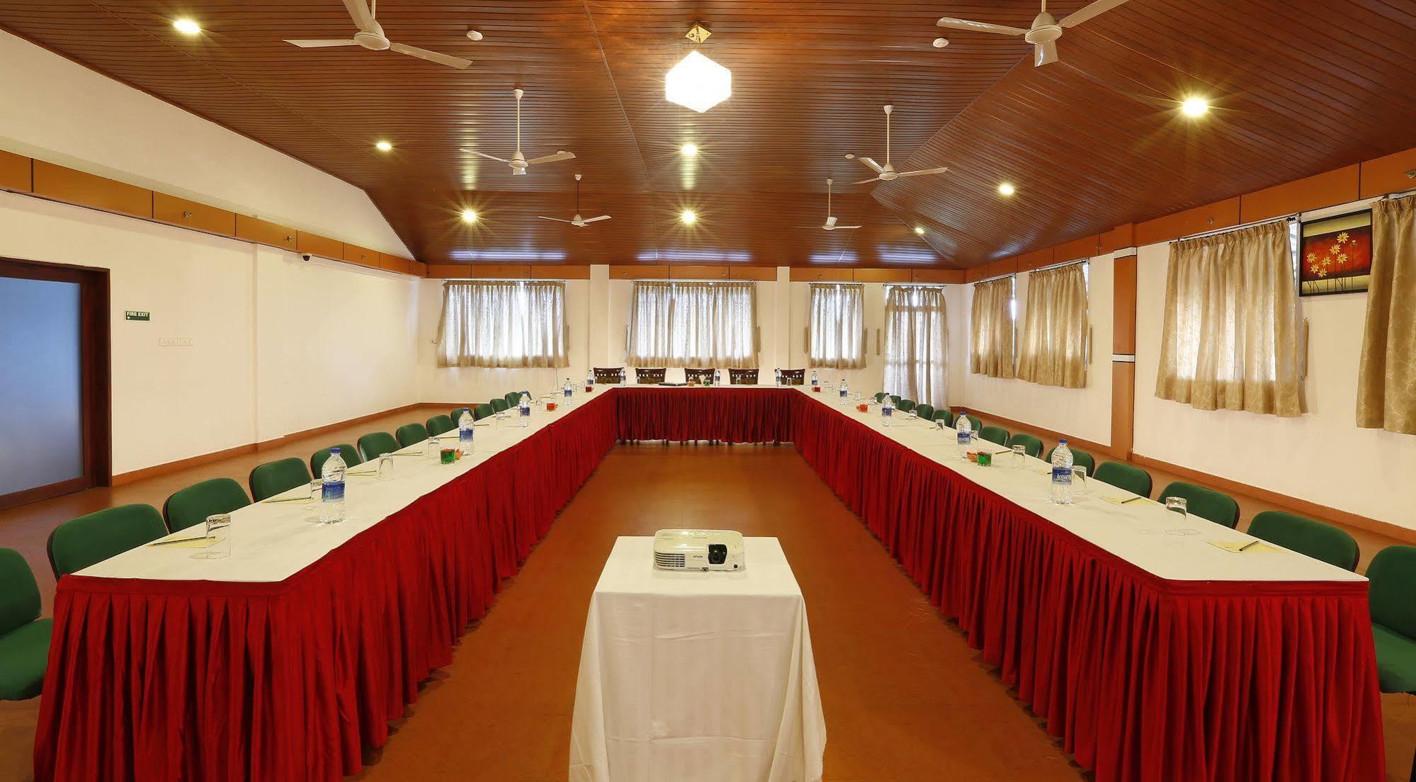 Spice Grove Hotel Thekkady Exterior photo